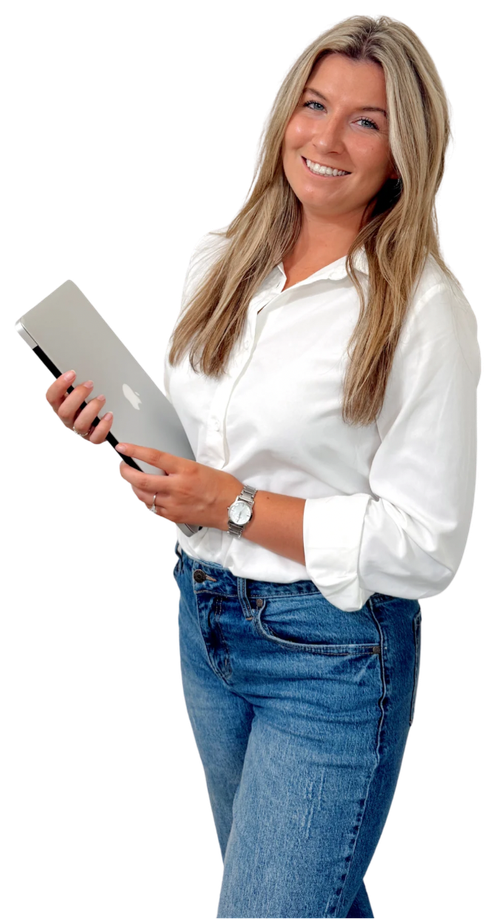 Mary Teumer holding a laptop